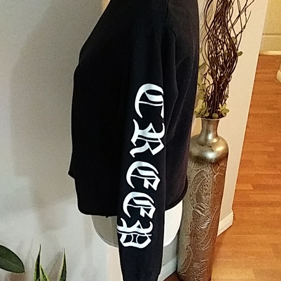 H&M Creed Pullover - Picture 2 of 6